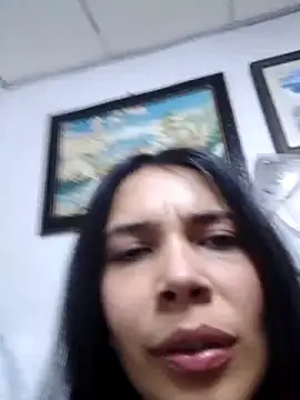 Snapshot of BiancaRoyale chatting on April 5, 5:48 am BiancaRoyale online show from April 5, 5:48 am