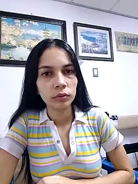 Snapshot of BiancaRoyale chatting on April 9, 6:41 am BiancaRoyale online show from April 9, 6:41 am