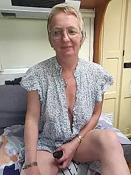 Snapshot of lescoquinsdu40 chatting on March 16, 1:48 pm lescoquinsdu40 online show from March 16, 1:48 pm