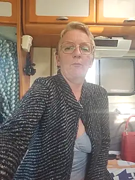 Snapshot of lescoquinsdu40 chatting on March 22, 1:47 pm lescoquinsdu40 online show from March 22, 1:47 pm