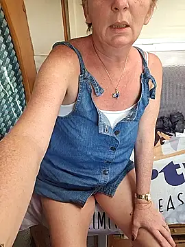 Snapshot of lescoquinsdu40 chatting on March 24, 2:44 pm lescoquinsdu40 online show from March 24, 2:44 pm