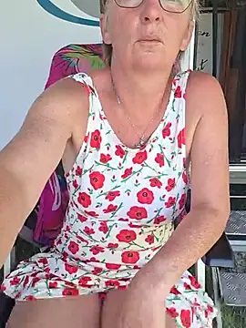 lescoquinsdu40 online show from May 25, 8:53 am