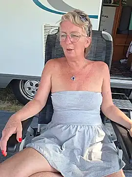 lescoquinsdu40 online show from July 11, 9:01 am
