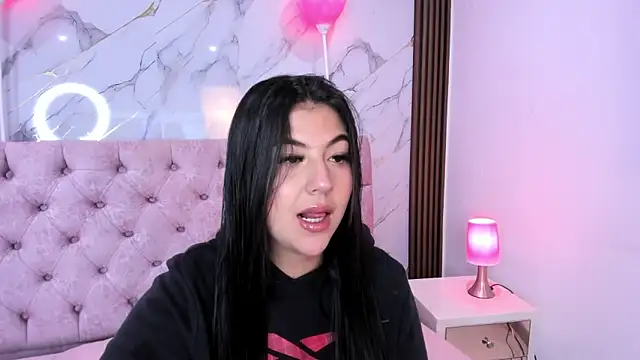 Snapshot of AbrilQuintana_ chatting on March 23, 11:25 am AbrilQuintana online show from March 23, 11:25 am