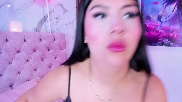 Snapshot of AbrilQuintana_ chatting on April 17, 11:13 am AbrilQuintana online show from April 17, 11:13 am