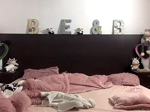 Snapshot of mommy-Milf chatting on March 21, 2:05 am mommy-Milf online show from March 21, 2:05 am