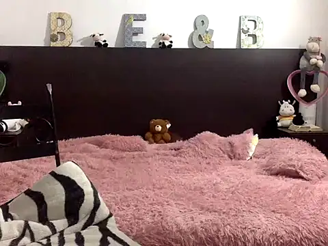 Snapshot of mommy-Milf chatting on March 22, 2:42 pm mommy-Milf online show from March 22, 2:42 pm