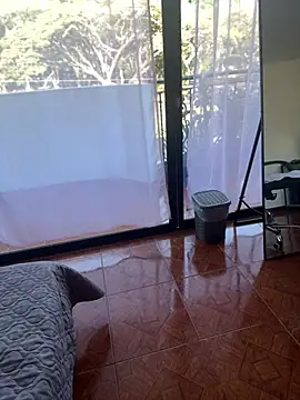 Snapshot of Emi_rousse chatting on March 20, 12:21 pm Emi rousse online show from March 20, 12:21 pm