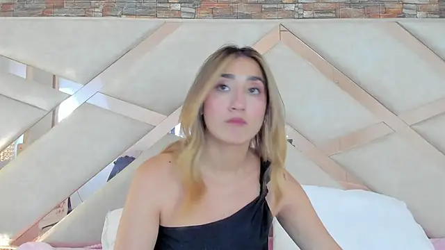 lucy davies online show from May 16, 3:22 pm