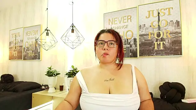 Snapshot of Sasha__smiith chatting on March 18, 7:44 am Sasha smiith online show from March 18, 7:44 am