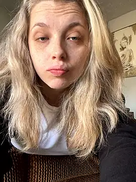 imkhloe online show from March 9, 4:22 pm