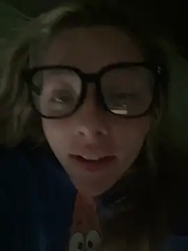 imkhloe online show from April 27, 5:44 pm