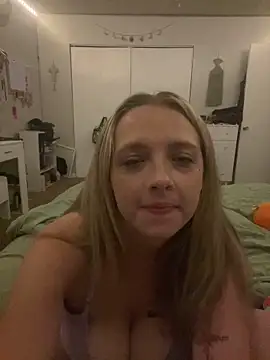 imkhloe online show from May 11, 1:11 am