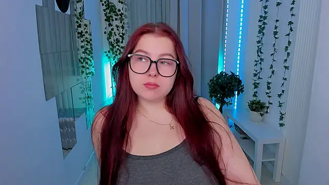 Snapshot of effyrain chatting on March 14, 3:50 pm effyrain online show from March 14, 3:50 pm