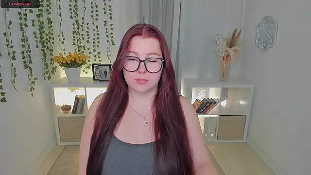 Snapshot of effyrain chatting on April 1, 4:04 pm effyrain online show from April 1, 4:04 pm