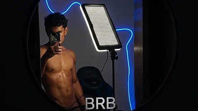 Snapshot of jossi12345j chatting on March 25, 1:17 pm jossi12345j online show from March 25, 1:17 pm