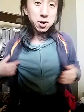 Snapshot of mako7612 chatting on March 8, 6:28 am mako7612 online show from March 8, 6:28 am