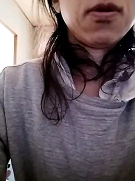 Snapshot of mako7612 chatting on March 21, 4:06 am mako7612 online show from March 21, 4:06 am