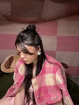 Snapshot of Annhiene chatting on March 11, 3:29 pm Annhiene online show from March 11, 3:29 pm