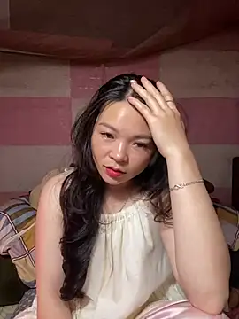 Snapshot of Annhiene chatting on March 19, 2:43 pm Annhiene online show from March 19, 2:43 pm