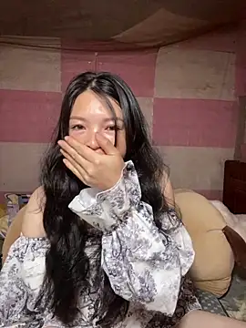 Snapshot of Annhiene chatting on March 31, 2:28 pm Annhiene online show from March 31, 2:28 pm