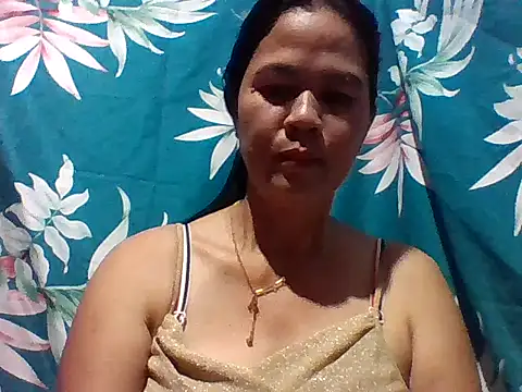 Snapshot of sweet_lyn2025 chatting on April 9, 12:21 pm sweet lyn2025 online show from April 9, 12:21 pm