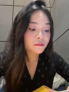 Snapshot of hot_soft22 chatting on March 4, 10:43 am hot soft22 online show from March 4, 10:43 am