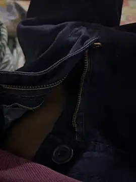 Snapshot of DimuthuBoy chatting on March 10, 2:44 pm DimuthuBoy online show from March 10, 2:44 pm