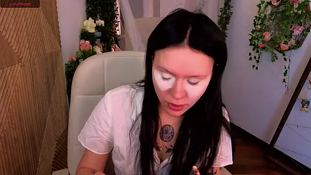 Snapshot of kittenlolla chatting on March 11, 2:23 pm kittenlolla online show from March 11, 2:23 pm