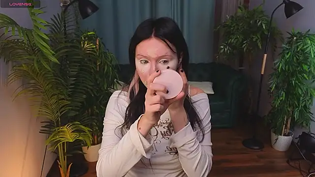 Snapshot of kittenlolla chatting on March 20, 5:12 am kittenlolla online show from March 20, 5:12 am