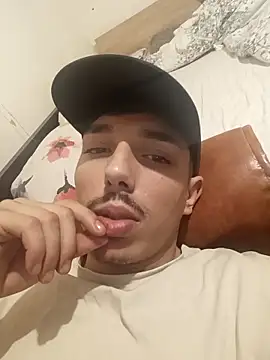 Snapshot of danbig01 chatting on March 24, 7:41 pm danbig01 online show from March 24, 7:41 pm