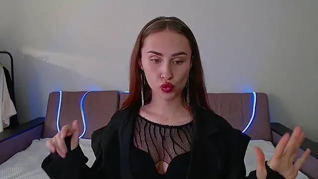 Snapshot of yourameliaa chatting on April 20, 2:42 pm yourameliaa online show from April 20, 2:42 pm