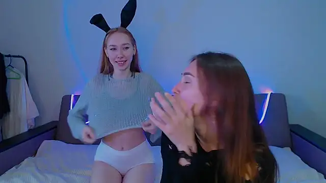 Snapshot of yourameliaa chatting on April 23, 12:29 pm yourameliaa online show from April 23, 12:29 pm
