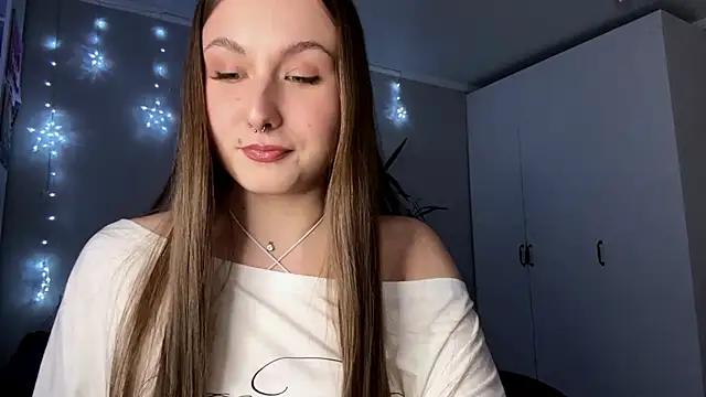 Snapshot of CutieSally chatting on March 19, 3:16 pm CutieSally online show from March 19, 3:16 pm