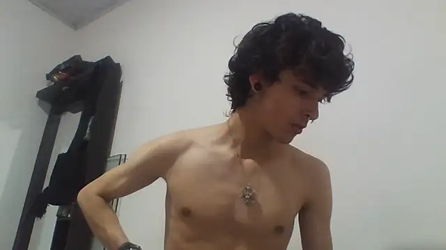 Moonandzukko online show from March 27, 8:52 pm