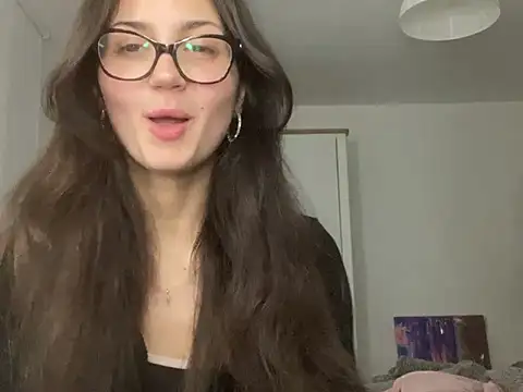 Snapshot of Ellamay06 chatting on March 8, 10:02 pm Ellamay06 online show from March 8, 10:02 pm