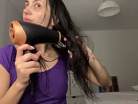 Snapshot of Ellamay06 chatting on March 27, 5:56 pm Ellamay06 online show from March 27, 5:56 pm