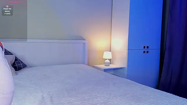 Snapshot of SueWolvin chatting on March 19, 6:01 pm SueWolvin online show from March 19, 6:01 pm