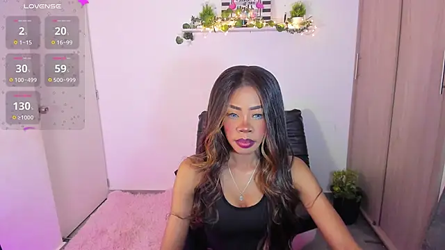 Snapshot of ariabrown23 chatting on May 5, 1:02 am ariabrown23 online show from May 5, 1:02 am