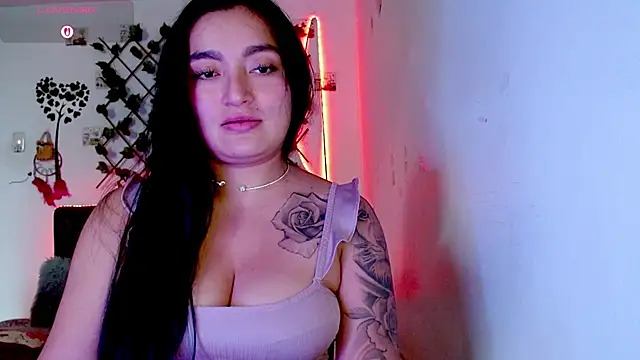 Hanna  Cute22 online show from March 3, 10:04 pm