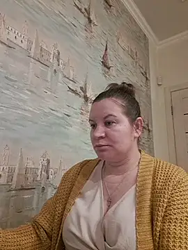 Snapshot of LaraHarper chatting on March 12, 12:28 am LaraHarper online show from March 12, 12:28 am