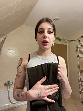 Snapshot of Johanna420 chatting on March 26, 10:48 pm Johanna420 online show from March 26, 10:48 pm