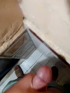 Snapshot of dzniyaak chatting on March 20, 2:38 am dzniyaak online show from March 20, 2:38 am