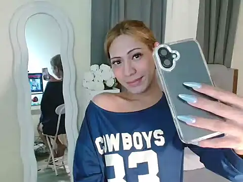 Snapshot of vanessamarieee chatting on March 20, 12:21 pm vanessamarieee online show from March 20, 12:21 pm