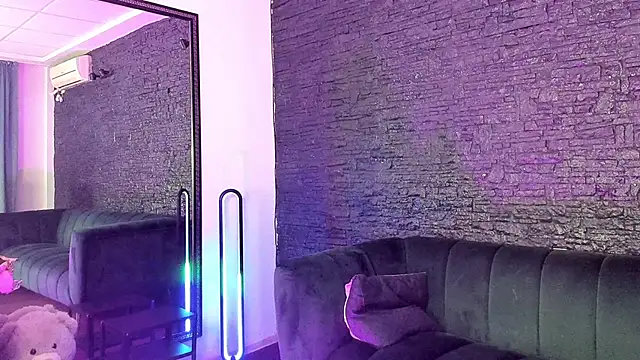 Snapshot of KiarraNoir chatting on March 15, 8:37 pm KiarraNoir online show from March 15, 8:37 pm