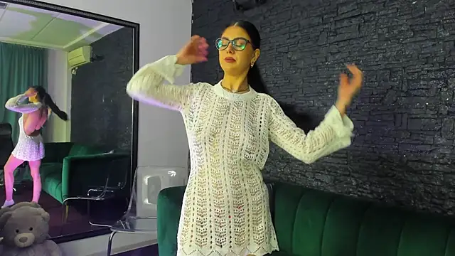 Snapshot of KiarraNoir chatting on March 21, 8:12 pm KiarraNoir online show from March 21, 8:12 pm