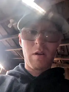 Snapshot of cowboyheaven123 chatting on March 23, 9:30 pm cowboyheaven123 online show from March 23, 9:30 pm