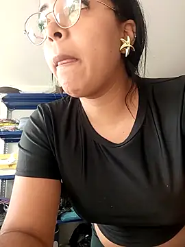 Snapshot of Babyfull_lips chatting on March 20, 7:19 pm Babyfull lips online show from March 20, 7:19 pm