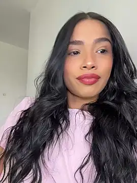 Bella Smithe online show from July 1, 4:40 pm