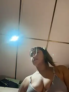 stefanyqueen69 online show from June 13, 9:35 pm
